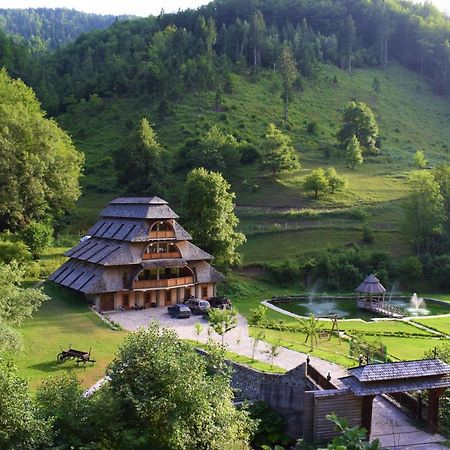 Farmstay Oka i Po Berane Exteriör bild