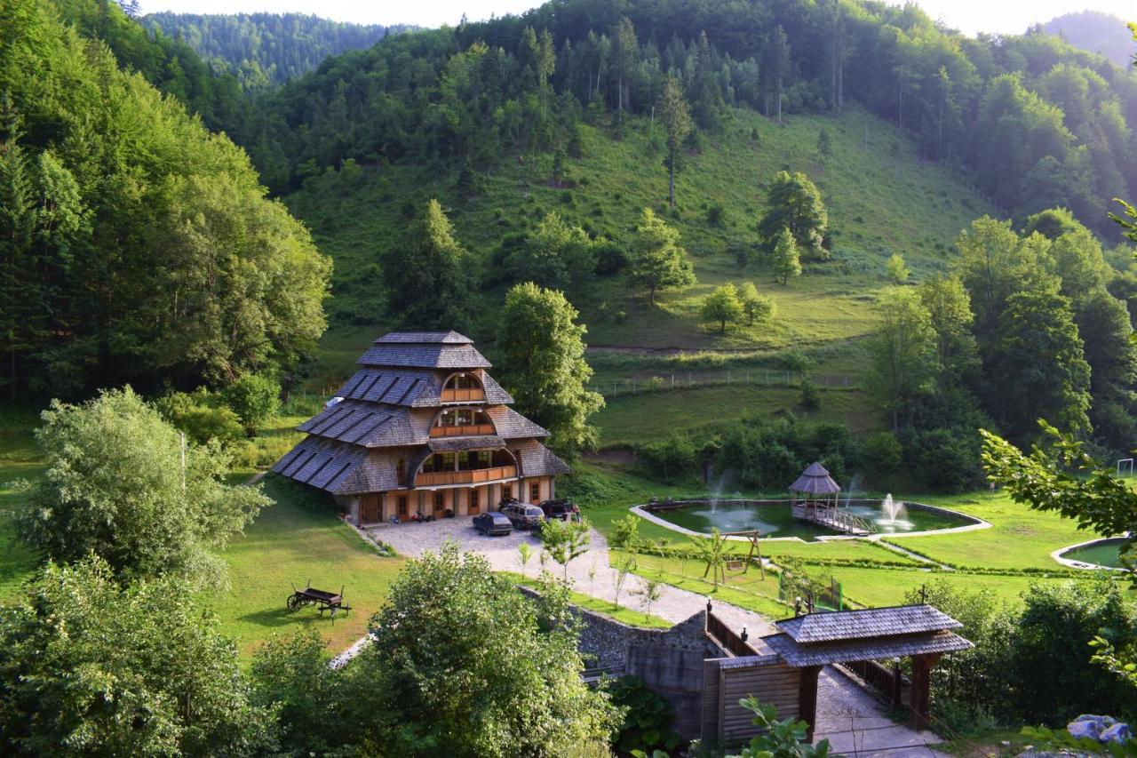 Farmstay Oka i Po Berane Exteriör bild