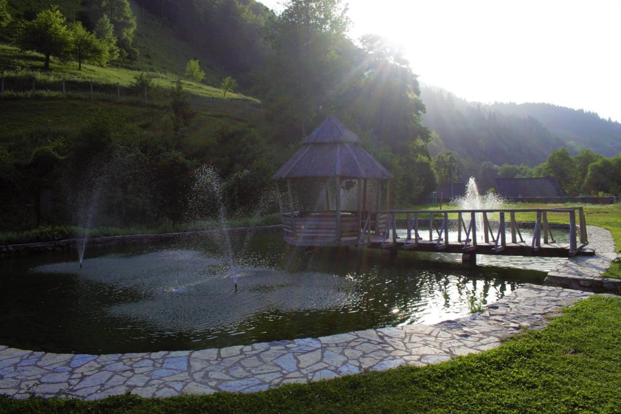 Farmstay Oka i Po Berane Exteriör bild